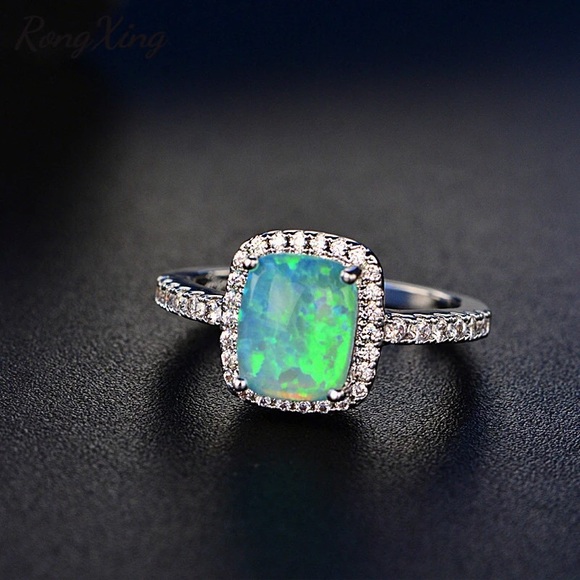 Jewelry - Sterling Silver Opal Ring